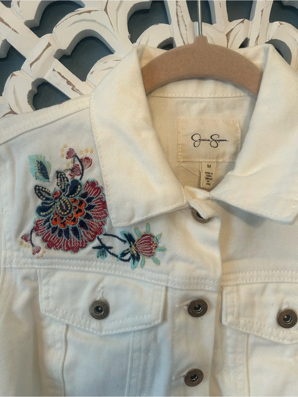 NWT Jessica Simpson White Embroidered Cropped Denim Jacket - Picture 5 of 6